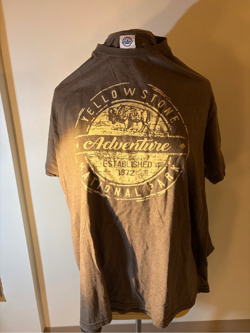 Delta Brown Men’s XL Yellowstone Adventure Graphic Tee